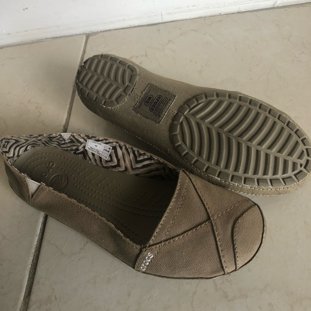 Crocs flats